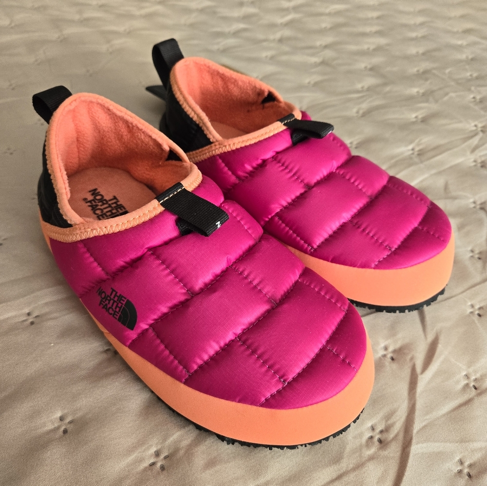 The North Face ThermoBall Slippers NWT Kids Size 3